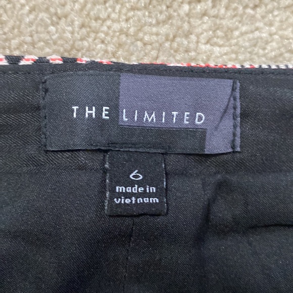 The Limited size 6 funky design pencil skirt with slit in back - Picture 3 of 4